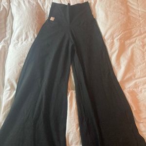 Sinew Moon Cumberland Gauchos